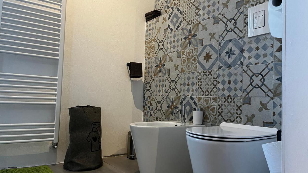 Cascina Giantino Suite Cantina - G A Y - M E N - O N L Y (Adults Only) Montegrosso dʼAsti Exteriör bild